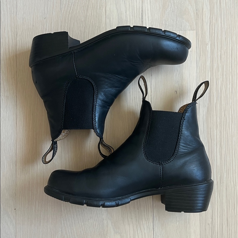 Black Heeled Blundstone Boots- Women’s 9 - Picture 2 of 12